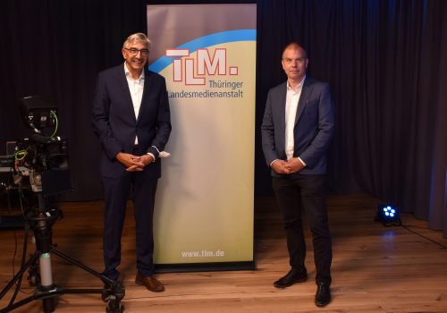 Foto (TLM): Jochen Fasco und Staatssekretär Malte Krückels (von links) (JPG)